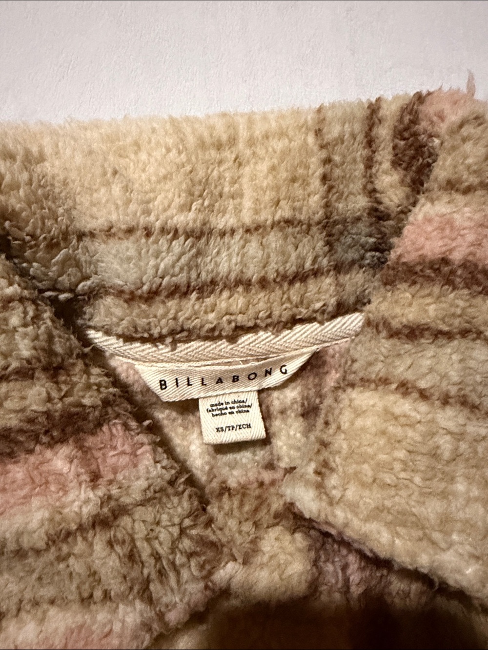 Billabong Plush Plaid Teddy Jacket in Cream and Pink Sherpa - Picture 5 of 6